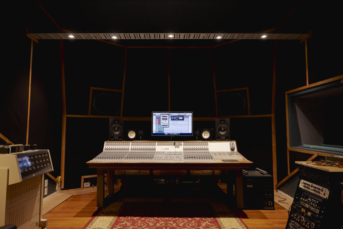 SAE_Hero_Audio_2546