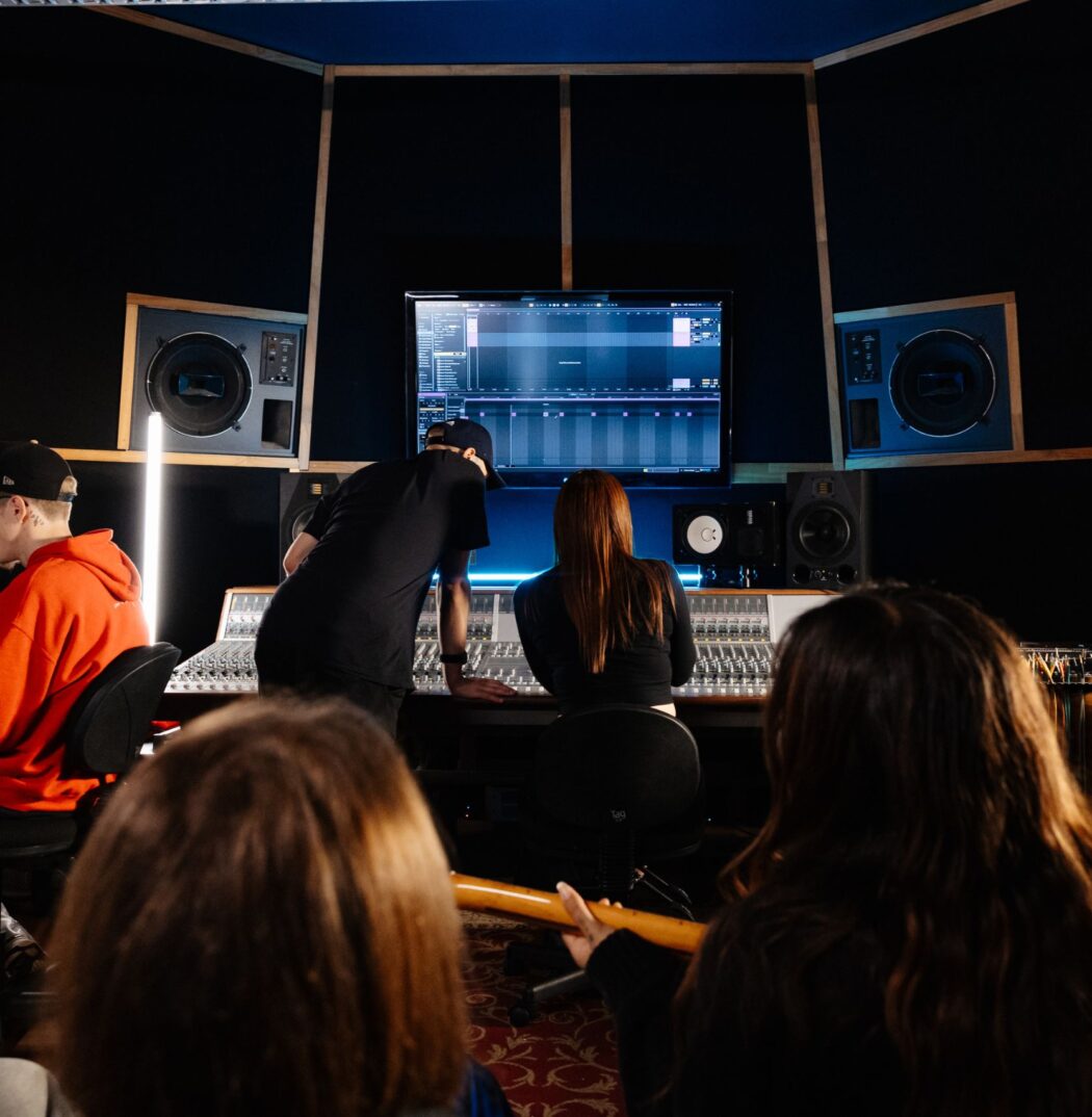 Audio Production Associate Bachelor of Audio Production course - SAE New Zealand Creative Media ...
