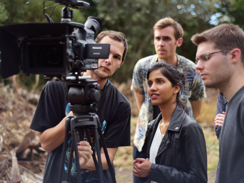 SAE - Screen - Group on Location